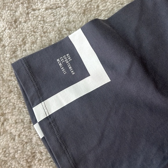 Men’s Nike Long Mesh Tail T—Shirt Gray XXL - Picture 3 of 7